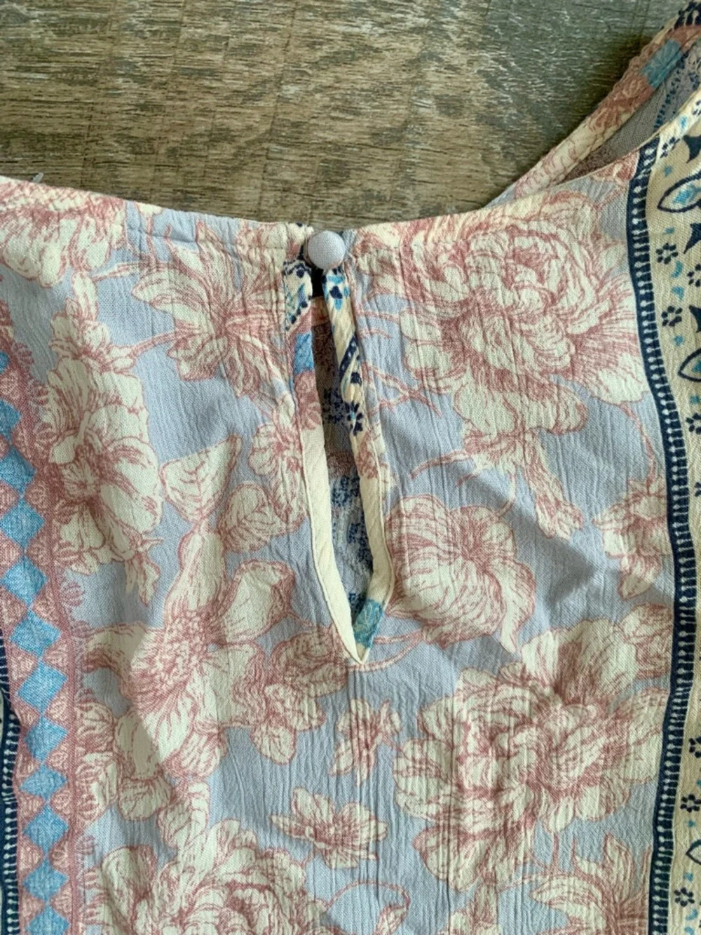 American Eagle Outfitters Floral Patchwork Peasant Blouse in Pink and Cream - Picture 5 of 6
